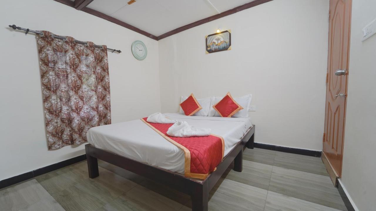 ホテル Amuthu Residency ウーティ エクステリア 写真