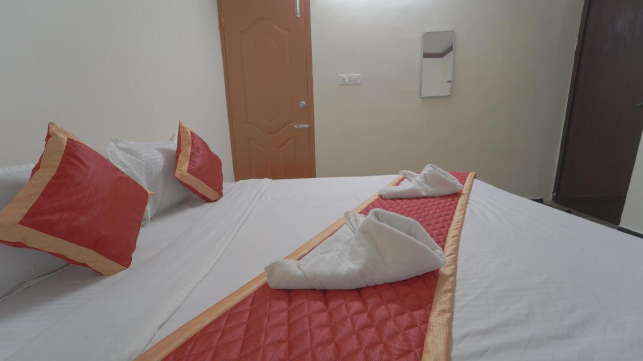 ホテル Amuthu Residency ウーティ エクステリア 写真