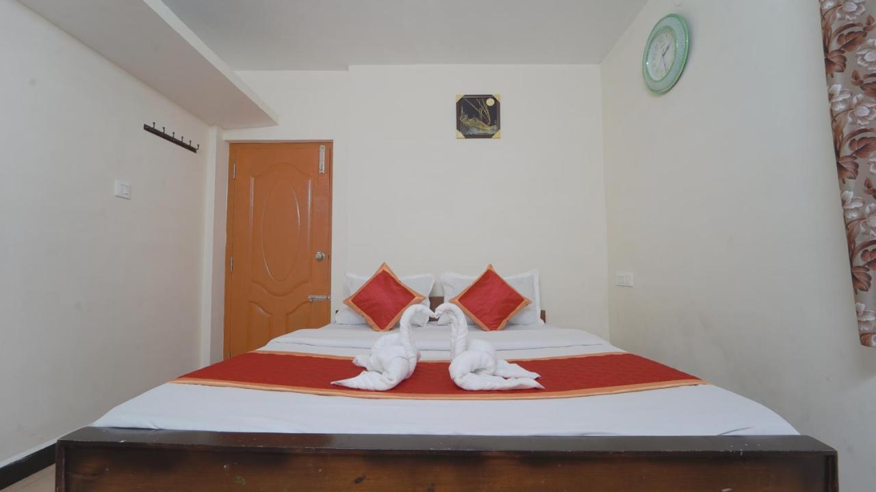 ホテル Amuthu Residency ウーティ エクステリア 写真